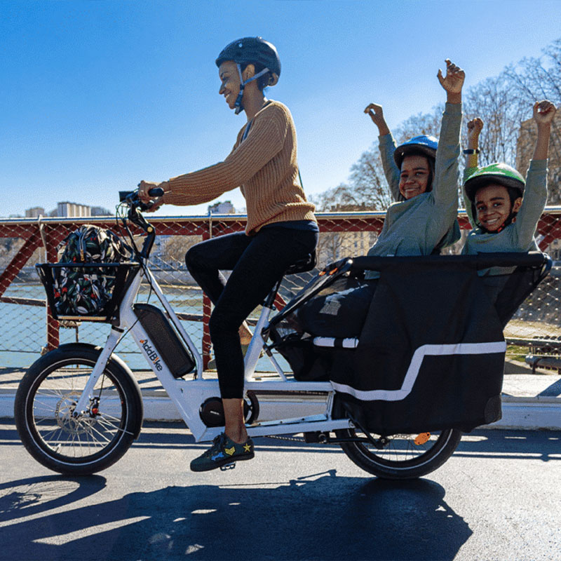 Vélo Emeraude - vente vélo triporteur électrique U-Cargo Family