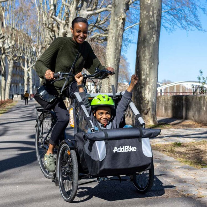 Louez une remorque enfant avec votre vélo