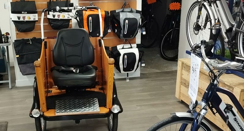 Vélo Cargo - Triporteur PMR adapté pour le transport d'une personne à mobilité réduite Aylena